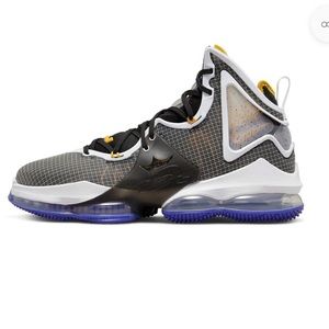 LeBron James XIX 19 classic Black/University Gold basketball shoes 7.5 men’s